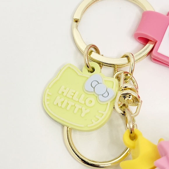 Hello Kitty Princess Keychain - Picture 4 of 6